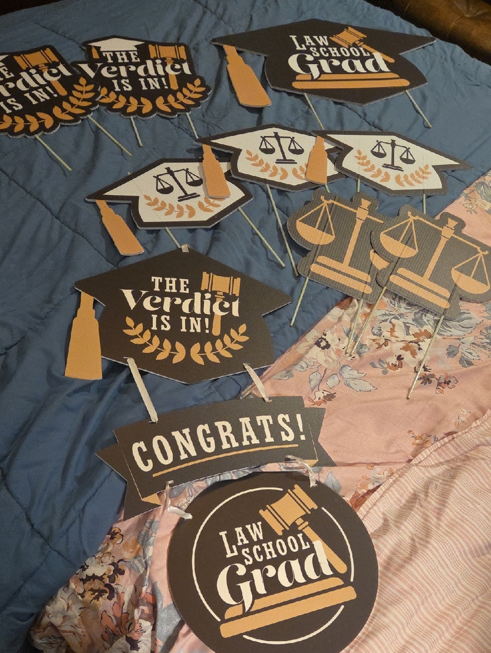 Big Dot of Law School Grad Party/lawn Picks-Front Door Sign Black & Gold